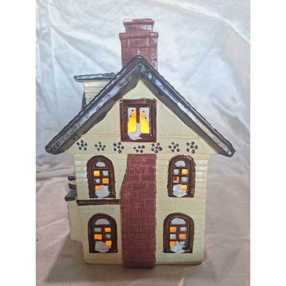 Yuletide Snow Hamlet “Mansion” 1987 Lighted Building w/ Box & Cord - Picture 2 of 9